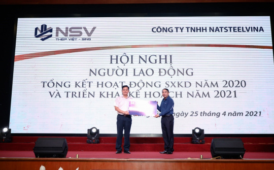Công đoàn Tổng công ty Thép Việt Nam – CTCP: Tặng quà cho người lao động NatSteelVina nhân tháng công nhân