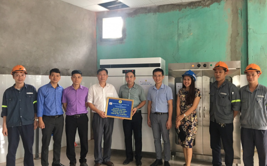 Tháng 5 chở nặng những yêu thương
