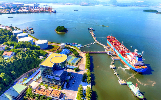 Sẽ di dời Cảng xăng dầu B12?