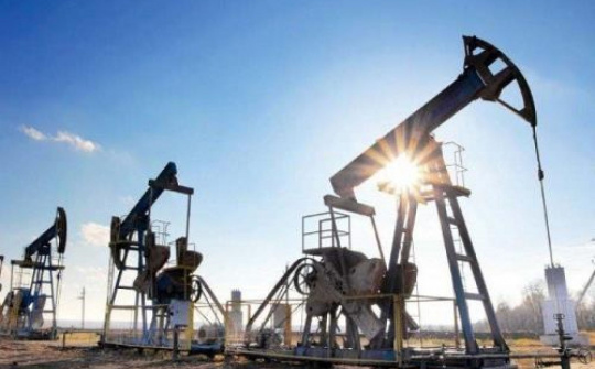 Giá dầu thế giới mất hơn 6%​