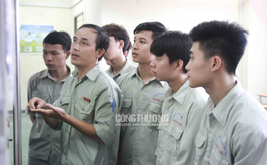 Tọa đàm: Phát triển nguồn nhân lực cho ngành công nghiệp hỗ trợ