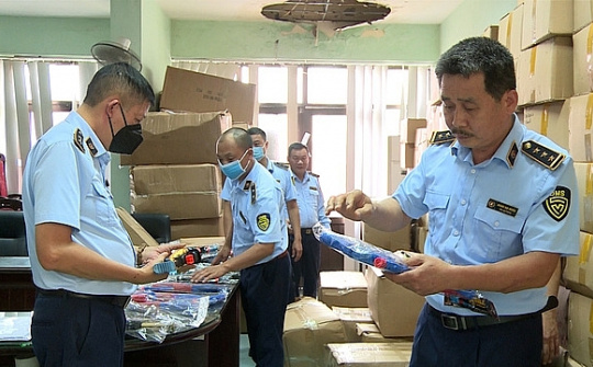 Quản lý thị trường Hà Nội xử lý 1.636 vụ việc vi phạm pháp luật trong 1 tháng