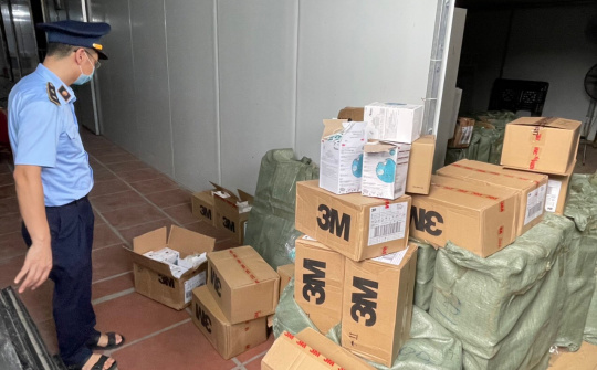 Hà Nội: Phát hiện và thu giữ số lượng lớn khẩu trang có dấu hiệu giả mạo nhãn hiệu