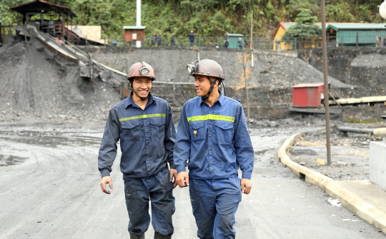 Chăm lo đời sống người lao động ngày càng thiết thực và có chiều sâu