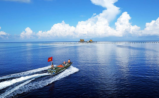 Bảo vệ chủ quyền biển đảo thông qua hoạt động bảo hộ ngư dân trên biển