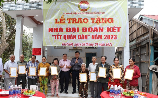 EVNGENCO2 tham dự Lễ trao tặng nhà Đại đoàn kết “Tết Quân Dân” năm 2023