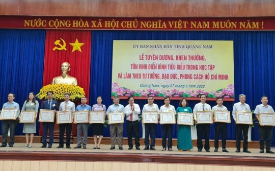 Thủy điện A Vương đón nhận Bằng khen của UBND tỉnh Quảng Nam