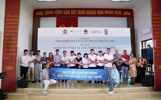 Chủ tàu đêm Vịnh Hạ Long cam kết nói không với nhựa dùng một lần