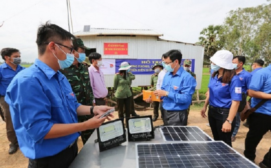 Đoàn cơ sở EVNGENCO 2 hỗ trợ gần 2 tỷ đồng cho lực lượng phòng, chống dịch COVID-19 trên biên giới tỉnh An Giang