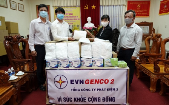 EVNGENCO2 trao tặng 400 bộ trang phục phòng hộ chống dịch COVID-19