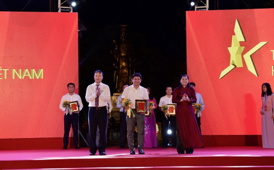 VINAPACO nhận Kỷ niệm chương Chương trình Tự hào hàng Việt Nam năm 2020