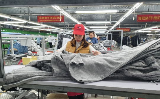 Xuất khẩu dệt may: Hàng tồn tại một số thị trường lớn vẫn còn ở mức cao