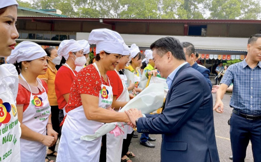 Hấp dẫn với những “Bữa cơm gia đình đoàn viên Việt Nam” của VINAPACO