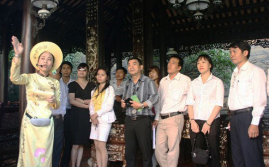 Các yếu tố ảnh hưởng đến chất lượng nguồn nhân lực du lịch trên địa bàn Thành phố Hồ Chí Minh