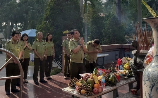 QLTT Hà Nội: Dâng hương, tưởng nhớ tri ân các Anh hùng, liệt sỹ