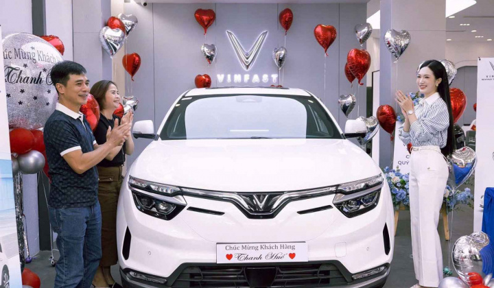 Giá xăng dầu lên, VinFast lập tức ra chính sách mới