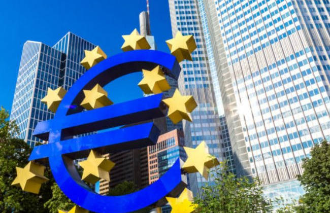 ECB sẽ giữ lãi suất thấp kỷ lục trong thời gian dài