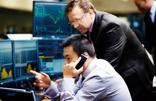 Giá dịch vụ chứng khoán phải được niêm yết, công khai