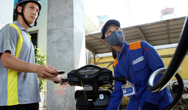 Sau lần tăng 666 đồng/lít, giá xăng giảm nhẹ từ chiều 16/10