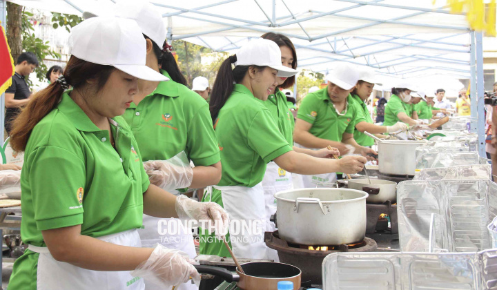Công đoàn Công Thương Việt Nam: Nâng cao chất lượng bữa ăn ca cho người lao động