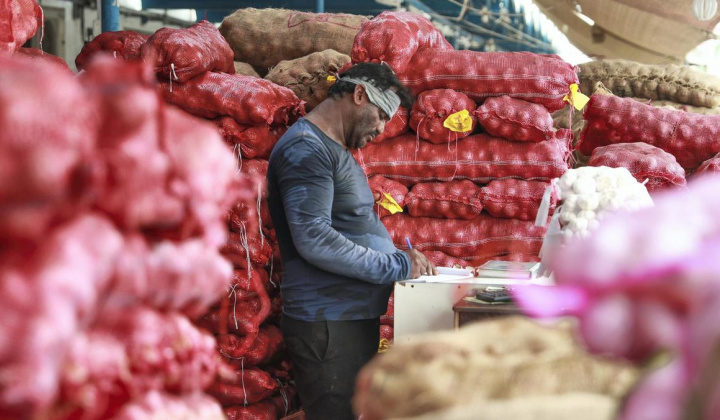 Giá hành tây toàn cầu tăng vọt sau khi Ấn Độ đột ngột cấm xuất khẩu