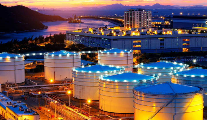 Giá dầu thô giảm do thị trường lo ngại tình trạng dư cung