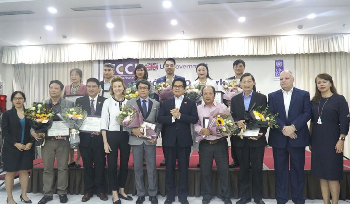 Cải thiện môi trường kinh doanh: 11 Hiệp hội doanh nghiệp ký cam kết kinh doanh liêm chính