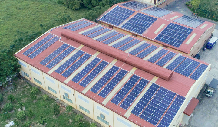 Tự cung cấp hơn 50% nhu cầu điện mỗi năm nhờ đầu tư điện mặt trời áp mái
