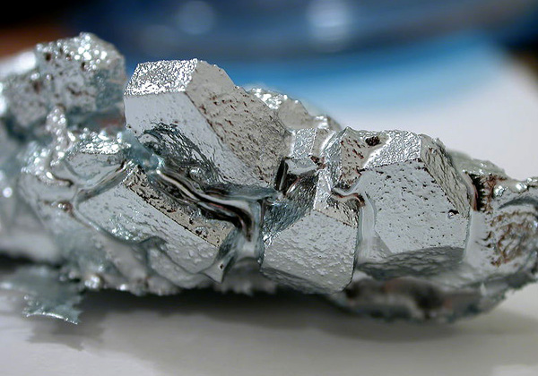 Phát minh ra kim loại bạc bền nhất thế giới