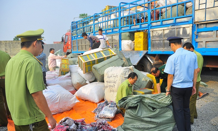 Cao điểm chống buôn lậu dịp Tết Nguyên đán: Phó Thủ tướng yêu cầu kiểm tra việc thu gom hàng hóa nhập khẩu từ cư dân biên giới