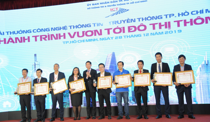 FSI đạt giải thưởng Doanh nghiệp có sản phẩm và giải pháp phần mềm tiêu biểu