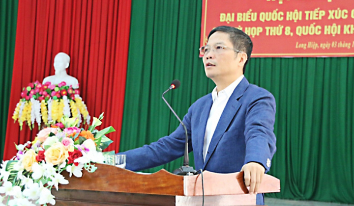 Bộ trưởng Trần Tuấn Anh tiếp xúc cử tri tỉnh Quảng Ngãi