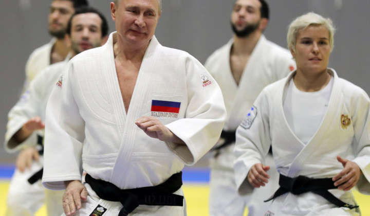 Tin ảnh: Có những chuyện chỉ Putin mới làm được