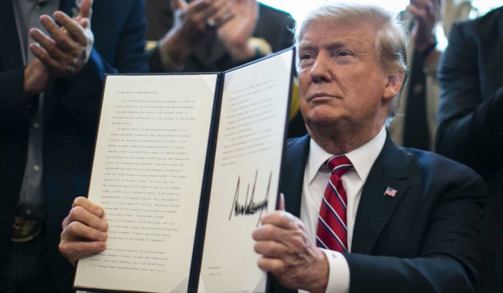 Tin ảnh: Vì bức tường, ông Trump chống lại cả Quốc hội Mỹ