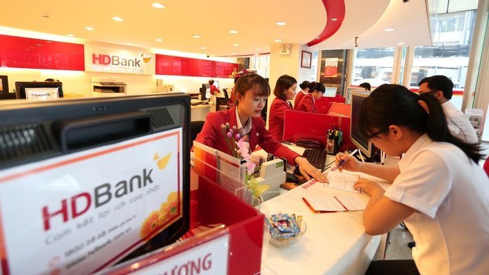 5.000 tỷ đồng HDBank dành tài trợ chuỗi kinh doanh xăng dầu của Petrolimex và PVOIL