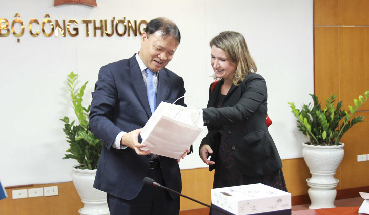 Hướng tới cán cân thương mại bền vững Việt Nam - Hoa Kỳ