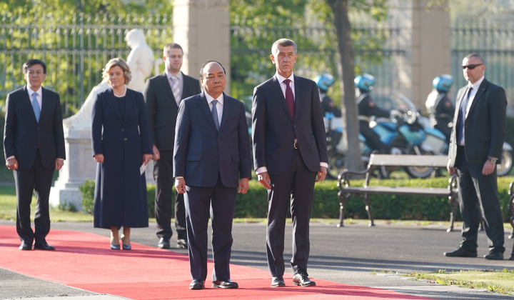 Thủ tướng Cộng hòa Czech chủ trì lễ đón chính thức Thủ tướng Nguyễn Xuân Phúc
