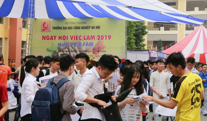 Gần 10.000 cơ hội việc làm cho sinh viên công nghiệp