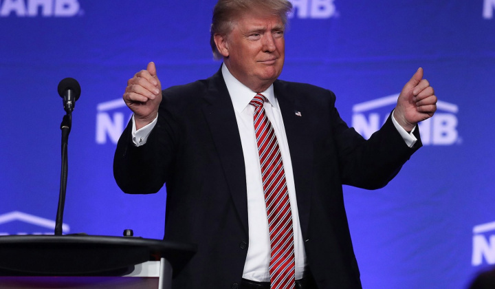 Tin ảnh: Ông Trump muốn Mỹ trở lại mặt Trăng