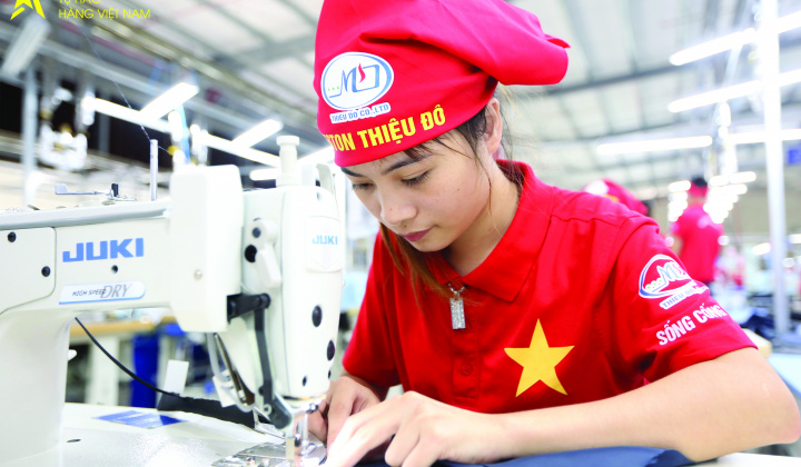 Hàng Việt - “Yêu tha thiết thế vẫn còn chưa đủ…”