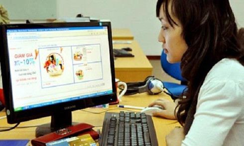 Người Việt gia tăng mua sắm trực tuyến, doanh thu thương mại điện tử cán mốc 8 tỷ USD