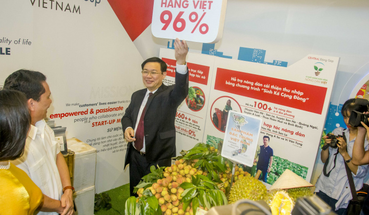 Từ chỗ vận động, hàng Việt Nam đã chinh phục được người Việt Nam