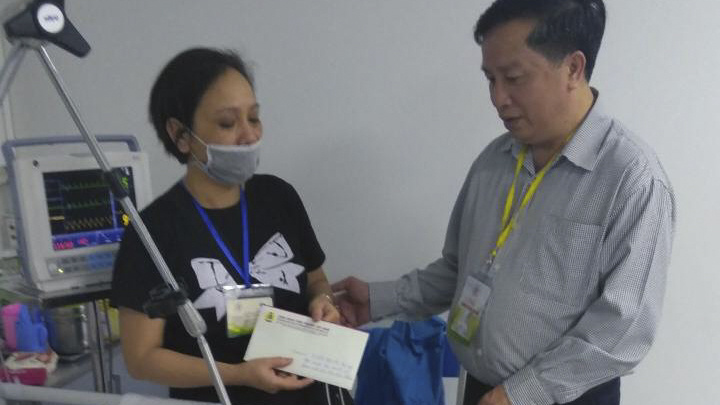 Công đoàn Công Thương chia sẻ cùng người lao động Giày Yên Viên trong hoàn cảnh bệnh nặng, khó khăn