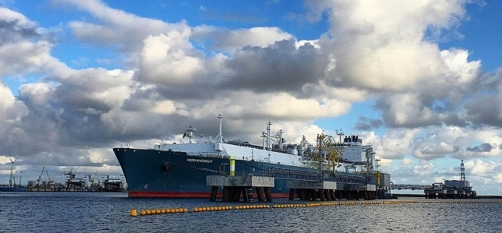 Nga xây dựng khu liên hợp vận chuyển LNG nổi