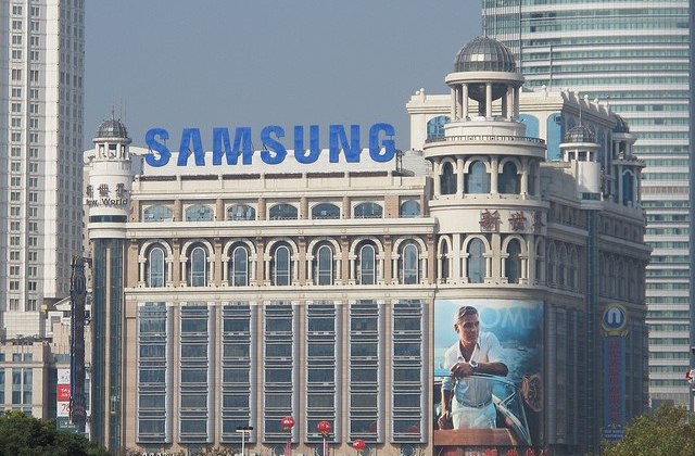 LG và Samsung đóng cửa các nhà máy ở Hàn Quốc