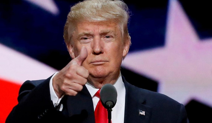 Tin ảnh: Ông Trump ghi điểm trước thềm tranh cử