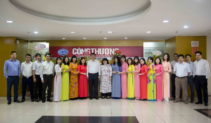 Thứ trưởng Đỗ Thắng Hải biểu dương nỗ lực phát triển của tập thể Tạp chí Công Thương
