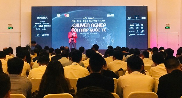 Nghề môi giới bất động sản đóng vai trò quan trọng trong khâu lưu thông hàng hóa bất động sản