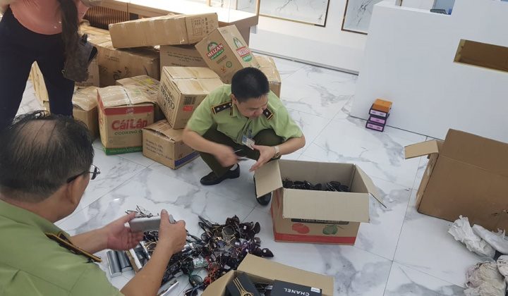 Quảng Ninh: Đồng hồ Patek Phillipe giả được bán với giá 400 triệu đồng