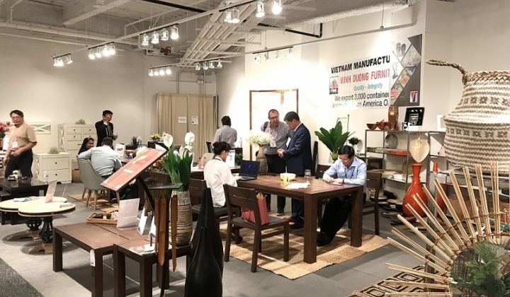 Gian hàng Việt Nam được bình chọn “Khu gian hàng đẹp” tại hội chợ đồ gỗ Mỹ